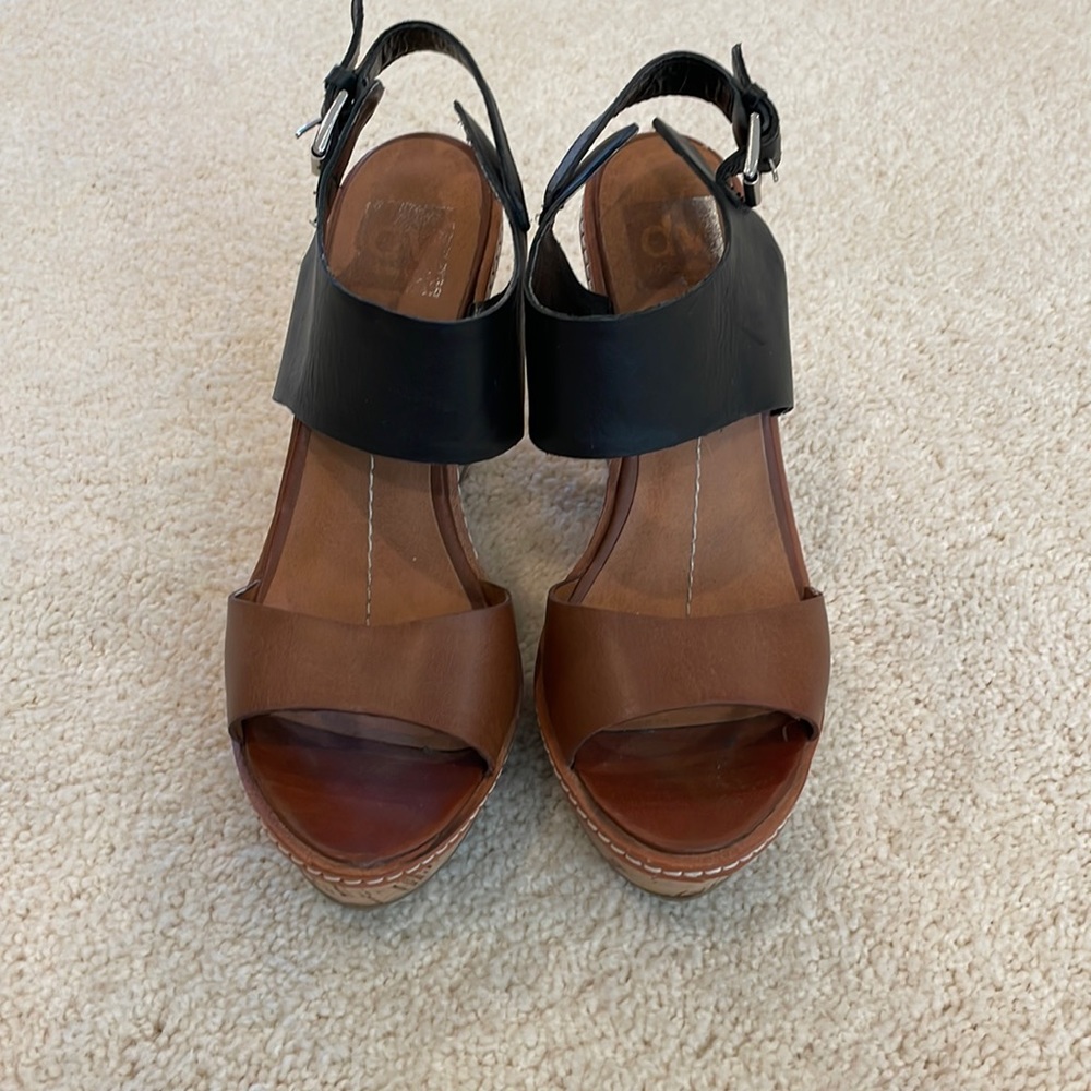 DOLCE VITA Janna two-tone wedge sandals SZ 8.5